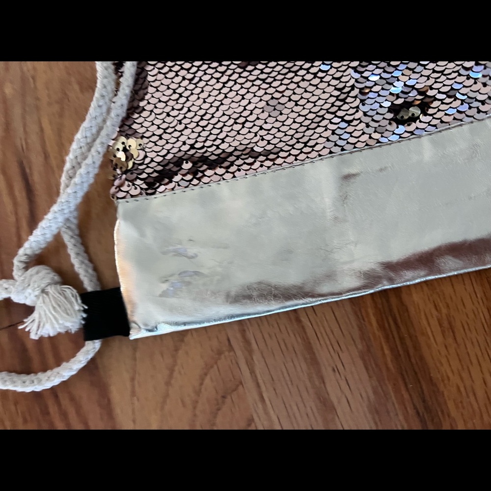 Sparkly backpack 🎒 - Picture 8 of 9